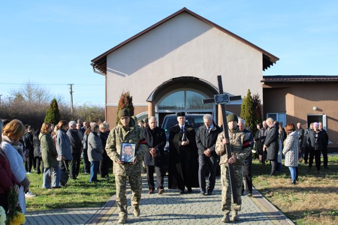 На Ужгородщині поховали полеглого воїна, який влітку долучився до ЗСУ – 01 Прощання з Золтаном Шімою