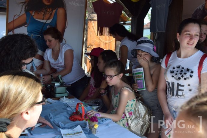 У парку "Перемоги" в Мукачеві влаштували свято для дітей – 06