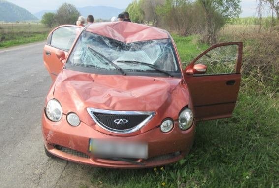 На Хустщині іномарка наїхала на велосипедиста-пенсіонера: чоловік отримав травми – 03