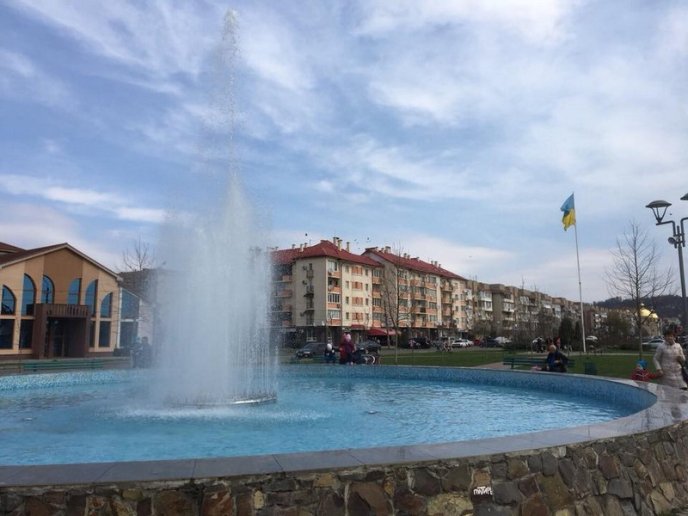 У Мукачеві запрацювали фонтани – 01