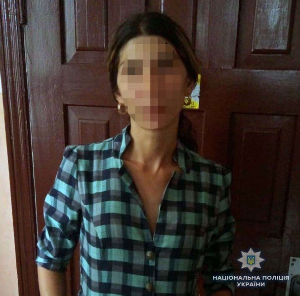 Три закарпатки вкрали у жінки три тисячі доларів – 03