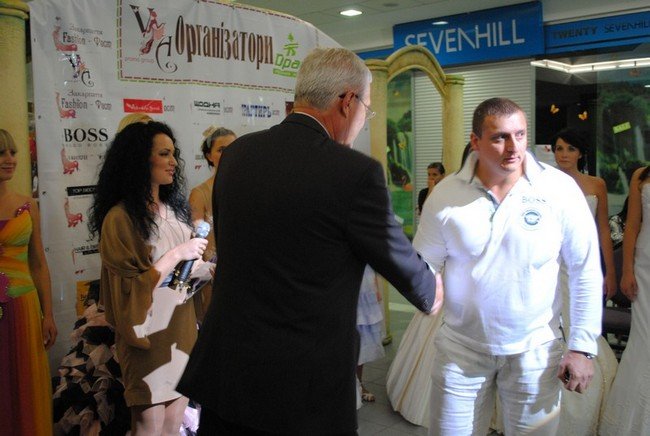 Благодійний показ мод - 2011: все, що залишилось за кадром (ФОТО,ВІДЕО)  – 25