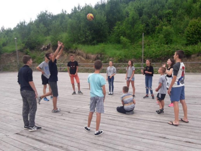 67 мукачівських школярів поїхали у літні дитячі табори за кошти міського бюджету – 03