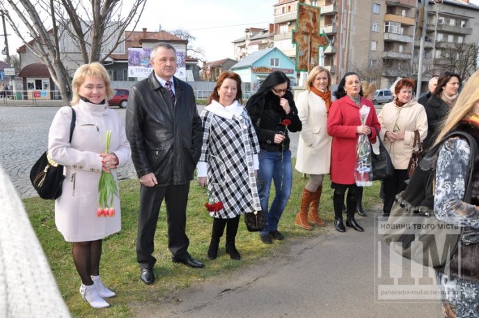 У день 200-річчя від дня народження Тараса Шевченка, мукачівці вшановували його пам’ять (ФОТО) – 03