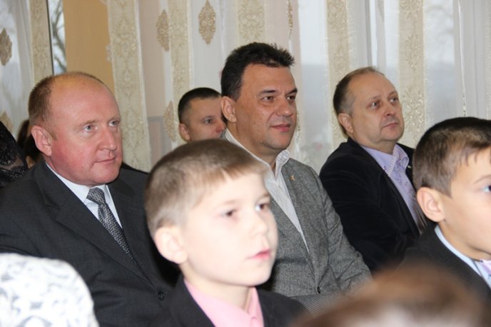 Вихованці Великоберезнянської школи-інтернат отримали подарунки від святого Миколая – 10