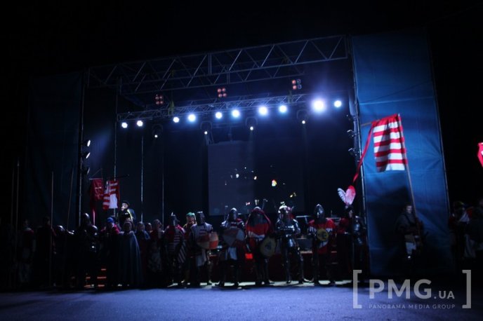 Яскраве святкування Дня святого Мартина у Мукачеві: парад ліхтариків, лицарські бої та вогняне шоу – 52 Яскраве святкування Дня святого Мартина у Мукачеві: парад ліхтариків, лицарські бої та вогняне шоу – 52