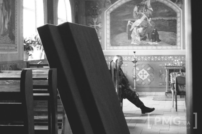 У Мукачеві попрощались з бійцем 128-ї бригади Олександром Павлюком – 21