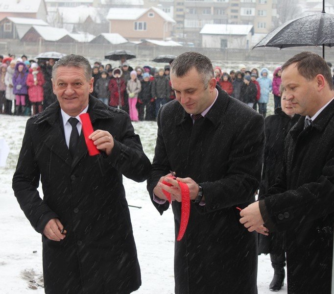 На Міжгірщині відкрили спортивні майданчики вартістю понад 9 мільйонів гривень (ФОТО) – 03