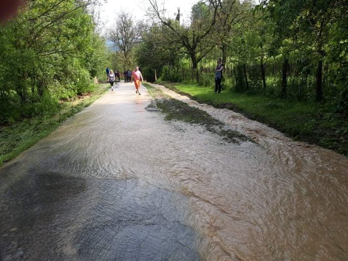 Зруйновано 4 мости, підтоплено 40 дворогосподарств: негода накоїла лиха у селі на Іршавщині – 06