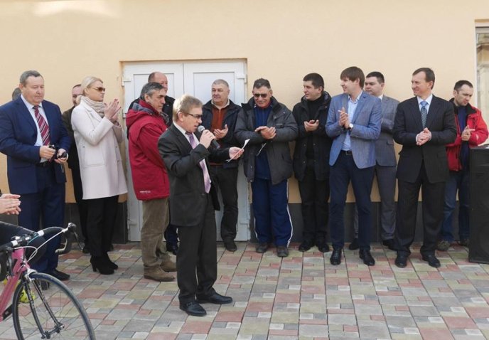 В Ужгороді відкрили туристичний велоцентр – 03