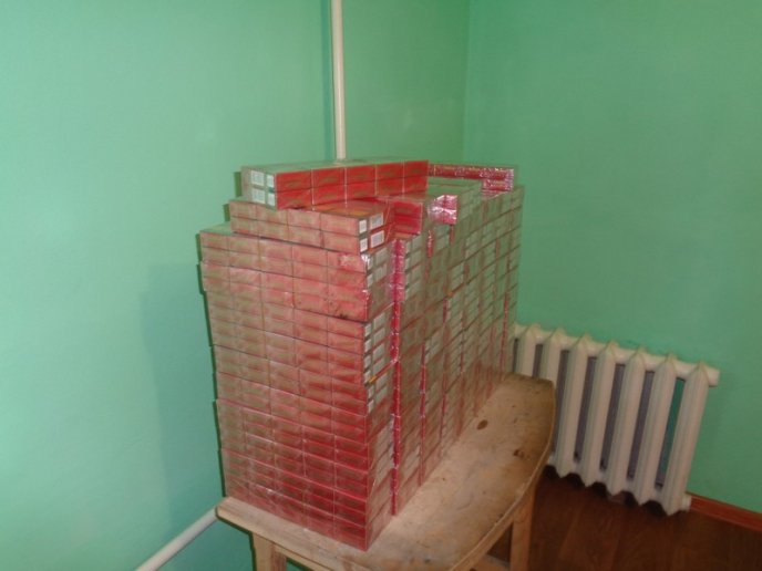 На Закарпатті прикордонники виявили  майже 900 пачок контрабандного тютюну – 05