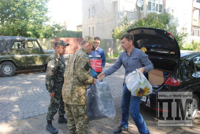 Мукачівським воякам передали необхідну допомогу (ФОТОРЕПОРТАЖ) – 09