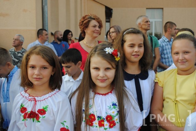 Мукачівська ЗОШ №4 патріотично відсвяткувала День знань – 01