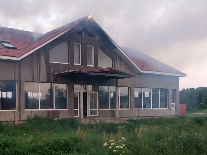 Рятувальники розповіли про пожежу біля КПП "Тиса" – 04