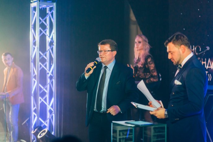 Мода заради життя: на Закарпатті відбувся ІІІ-й благодійний показ мод дизайнерки Роксолани Новак – 97