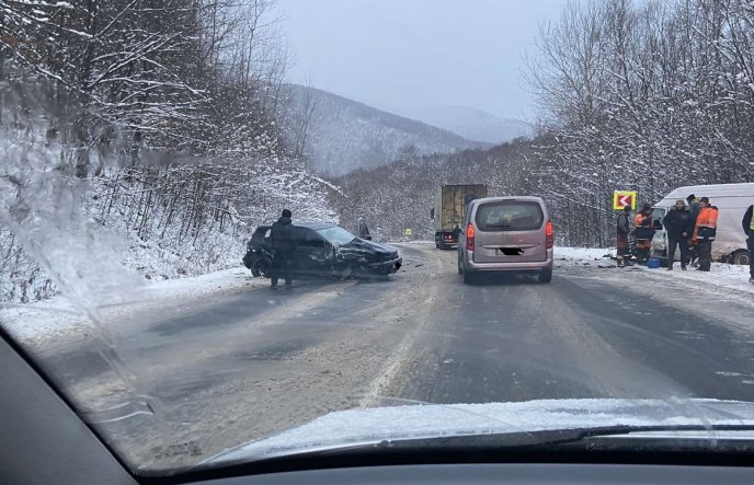 На межі двох районів Закарпаття сталась аварія – 01