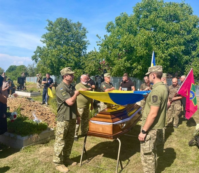 Чинадіївська громада попрощалась із полеглим Героєм – 02 Чинадіївська ТГ попрощалась із захисником