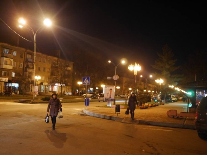 На центральних вулицях Ужгорода відновлено вуличне освітлення – 10