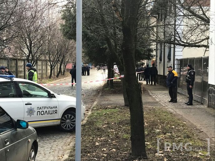 Оприлюднено нові фото та відео з місця стрілянини у Мукачеві – 04 Оприлюднено нові фото та відео з місця стрілянини у Мукачеві – 04