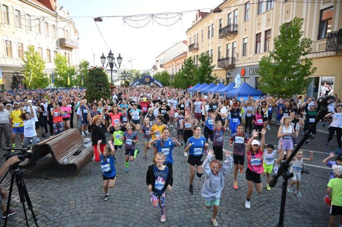 В Ужгороді відбувся щорічний забіг «Шаную воїнів, біжу за героїв України» – 04