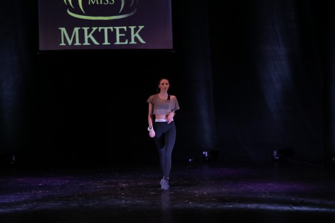 У Мукачеві визначили володарку титулу конкурсу краси "Міс МКТЕК 2018" – 08