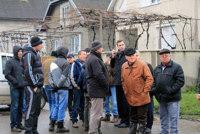 Після доби блокування на Виноградівщині розпочали ремонт дороги  – 07