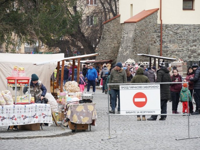 В обласному центрі триває "Медовуха Фест" – 03