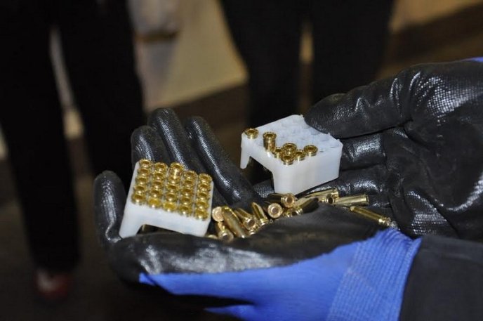 Закарпатських контрабандистів, які постачали зброю з країн ЄС, засудили – 04