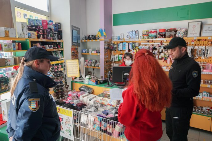 В Ужгороді перевіряють, чи дотримуються всі карантину – 08