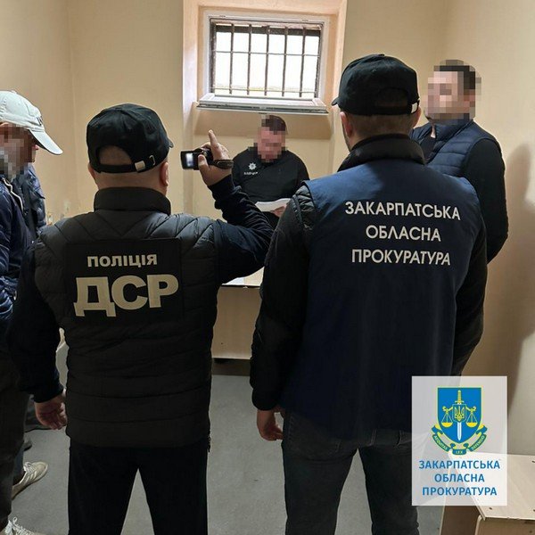 Закарпатському кримінальному авторитету та п’ятьом його спільникам повідомлено про підозру – 03