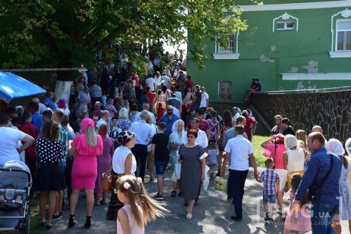 Мукачево святкує Успіння Пресвятої Богородиці: у монастирі – тисячі вірників – 13
