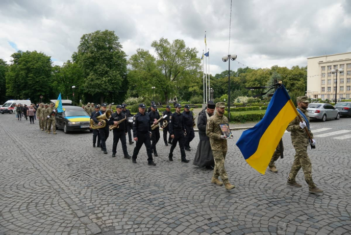 Закарпаття попрощалось з полеглим захисником Віктором Мургою – 01 Закарпаття попрощалось з полеглим захисником Віктором Мургою – 01