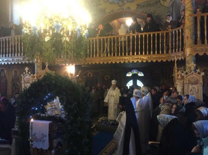 У третій день Різдва владика Феодор відправив Літургію у Ракошинському монастирі – 06