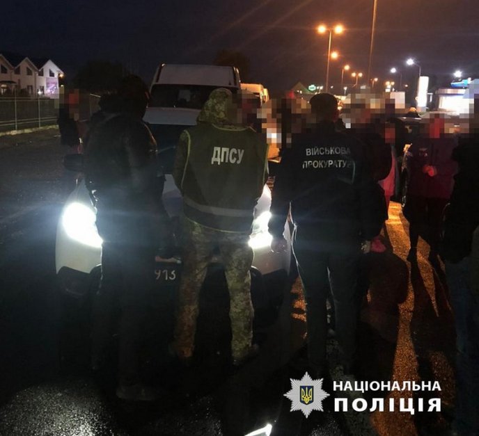 Інспектор Чопського прикордонного загону "попався" на хабарі – 02