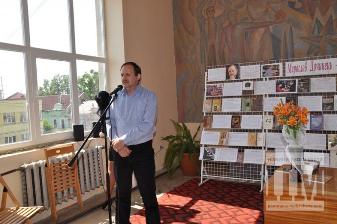 "Всі, хто живуть не в Мукачеві – лише прикидаються, що живуть", – Мирослав Дочинець (ФОТО) – 07