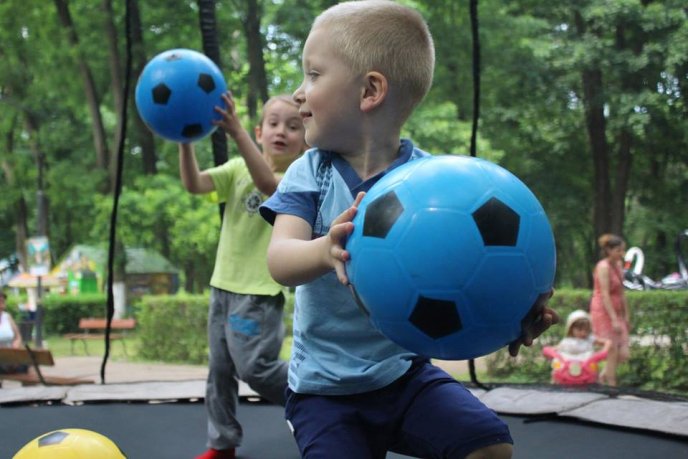 У Боздоському парку в Ужгороді розпочалося святкування Дня захисту дітей – 01