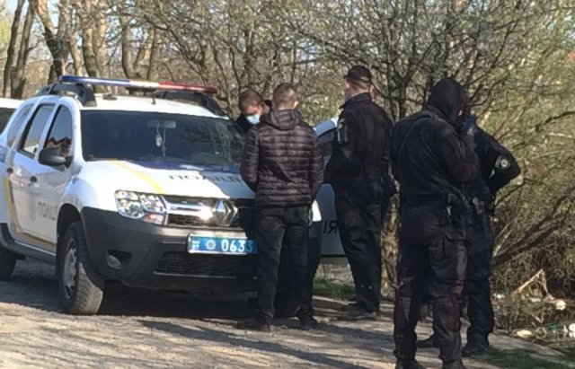 Стрілянина на Мукачівщині: прізвища учасників конфлікту та фото з місця події – 04