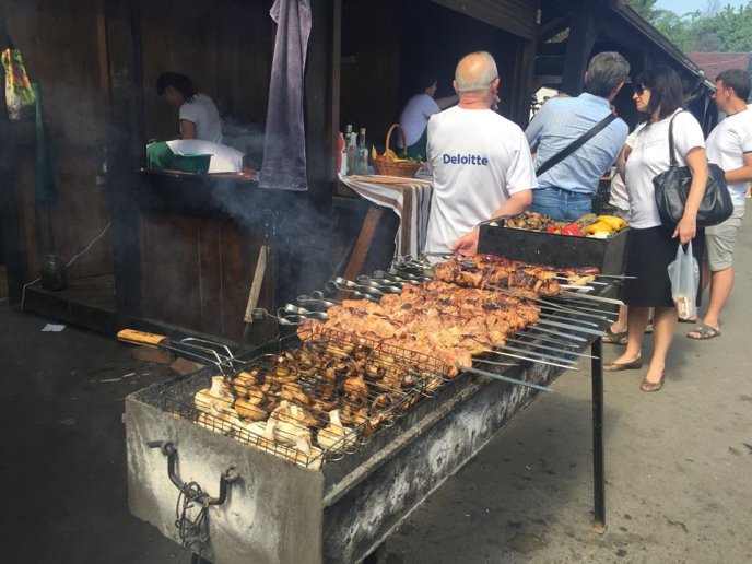 У Мукачеві визначили переможця третього фестивалю «Огинь і мнясо» – 06