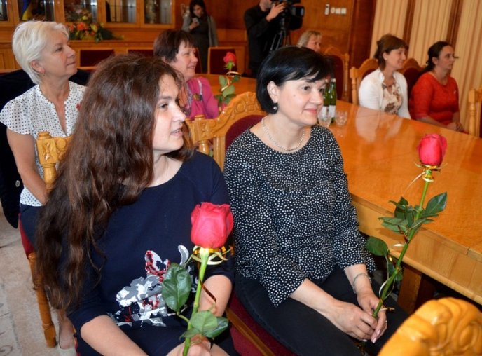 В Ужгороді вітали багатодітних матерів із різних районів Закарпаття – 02 В Ужгороді вітали багатодітних матерів із різних районів Закарпаття – 02