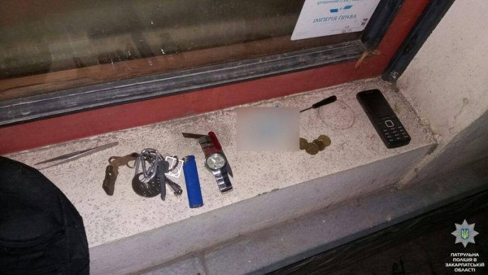 Вночі патрульні затримали чоловіка, який проник у чужу машину – 01