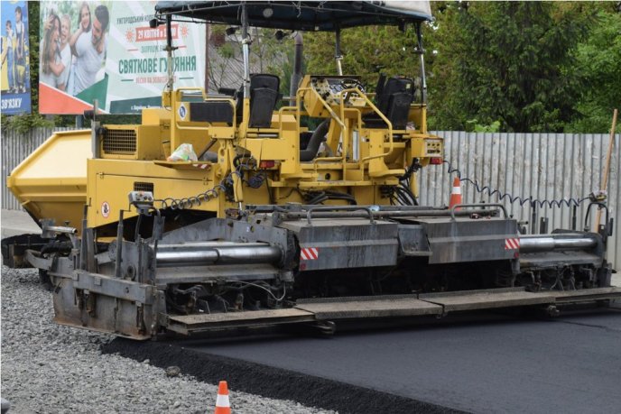 В Ужгороді завершується реконструкція на площі Георгія Кірпи – 03