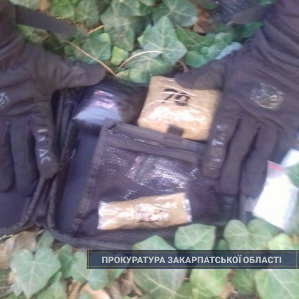 На Закарпатті викрито небезпечне злочинне угруповання, одним із учасників якого є депутат – 02