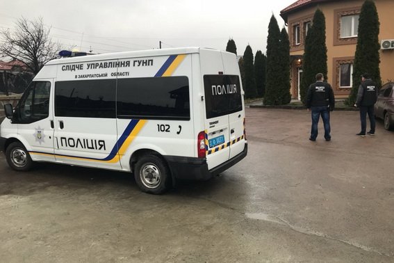 Закарпатські поліцейські викрили організаторів злочинної групи – 04