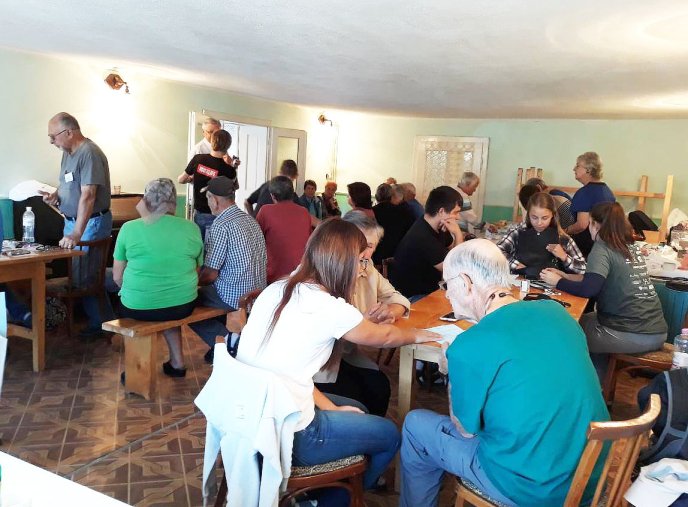 На Закарпаття приїхали лікарі зі США: люди масово записуються до них на огляд – 02