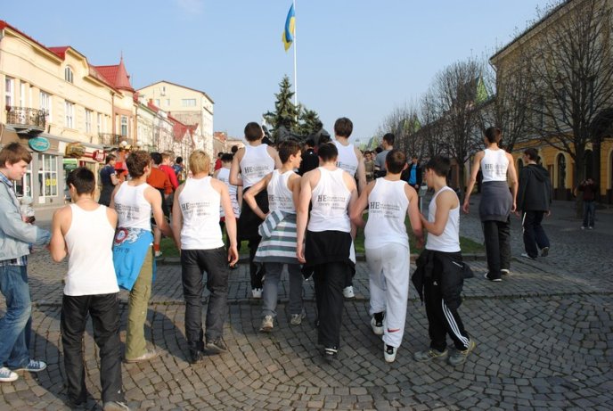 Фанати WorkOut провели флеш-моб у Мукачеві (ФОТОРЕПОРТАЖ) – 16