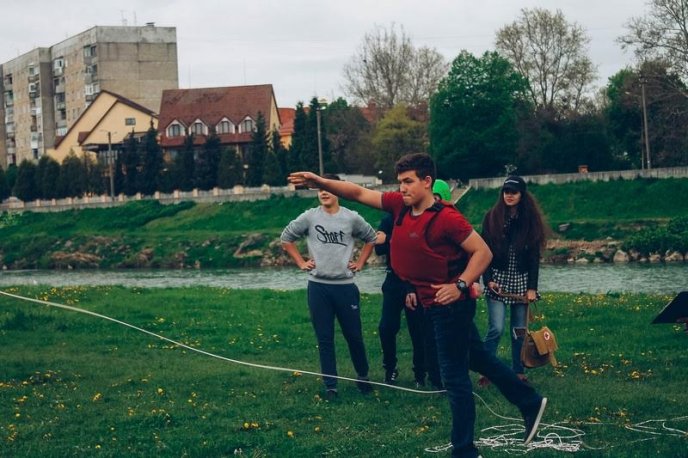 Мукачівські школярі плавали на катамаранах та рятували людей – 02