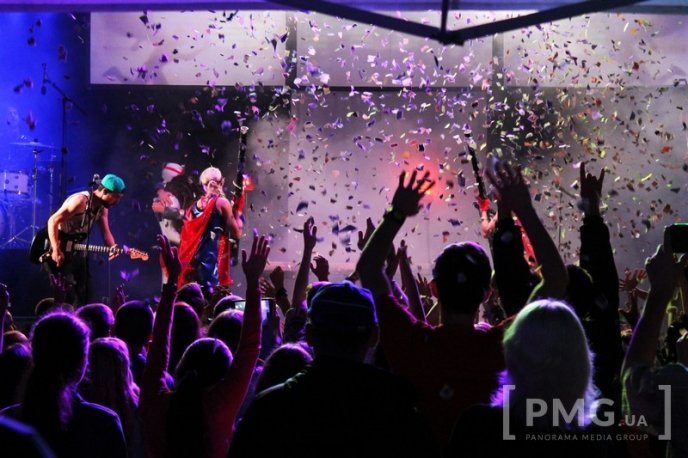 "No Longer Music" та їхній дивовижний виступ у місті над Латорицею – 35