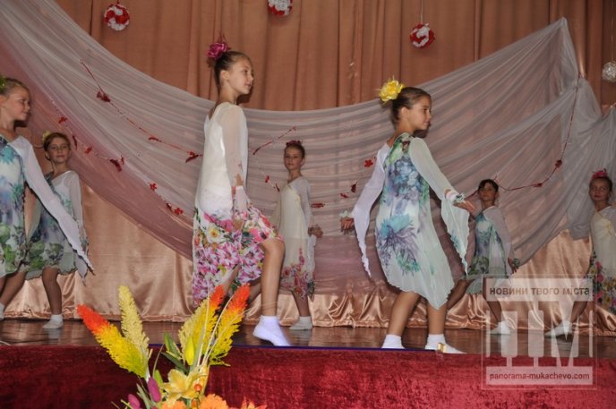 У міському Будинку школярів вітали ветеранів педагогічної ниви (ФОТО) – 20