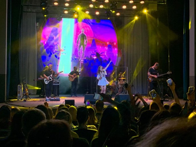 До Мукачева з концертом завітала співачка Христина Соловій – 03