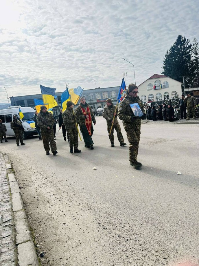 У Довгому поховали Героя